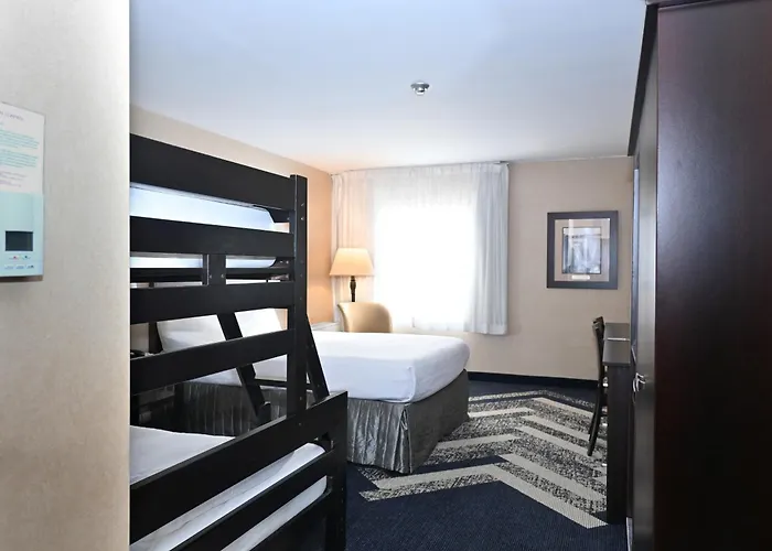 Skyline Hotel & Waterpark